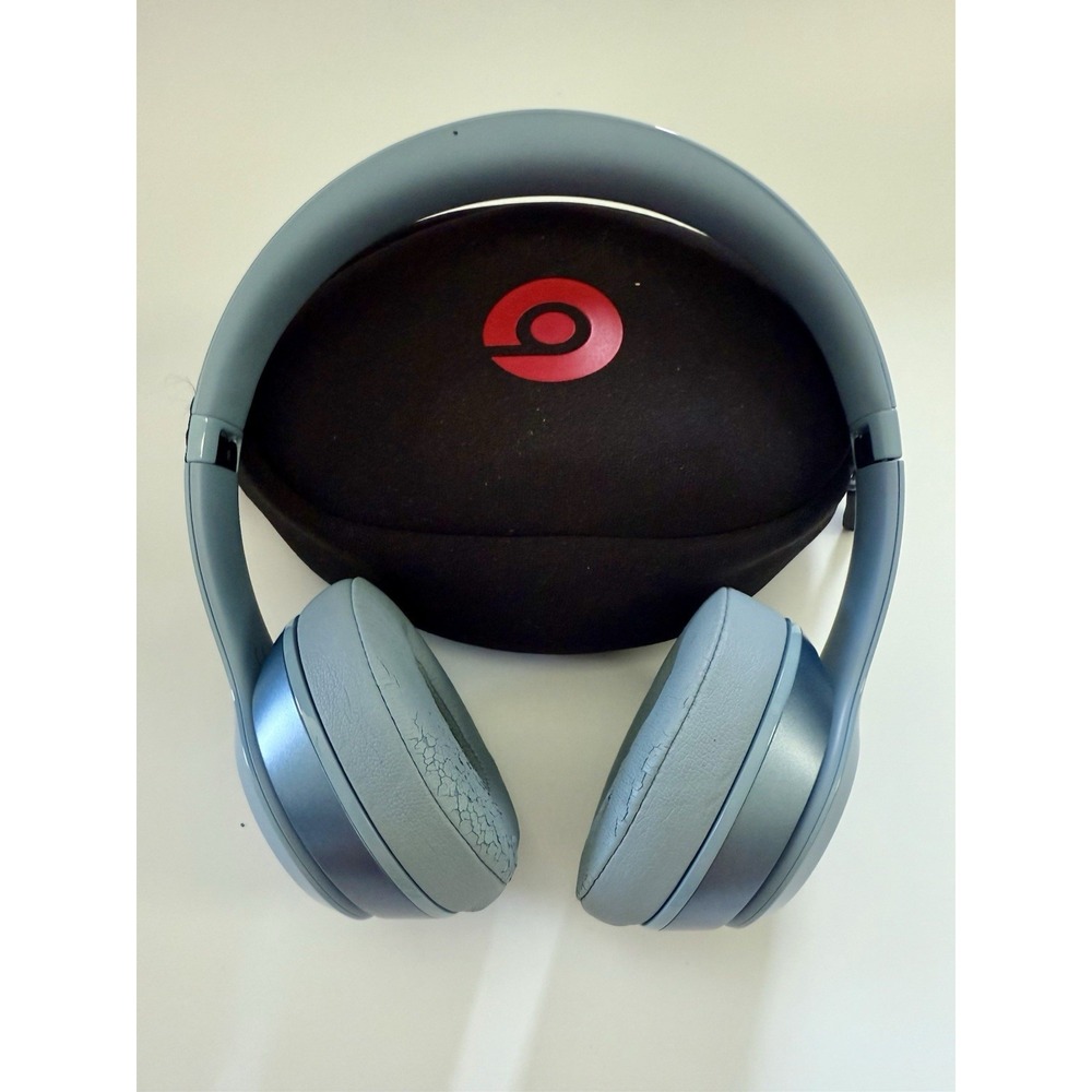 Beats Solo HD Wired On-Ear Headphones Light Blue GOOD With‎ Case and Cable